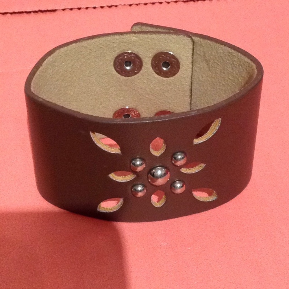 Leather bracelet